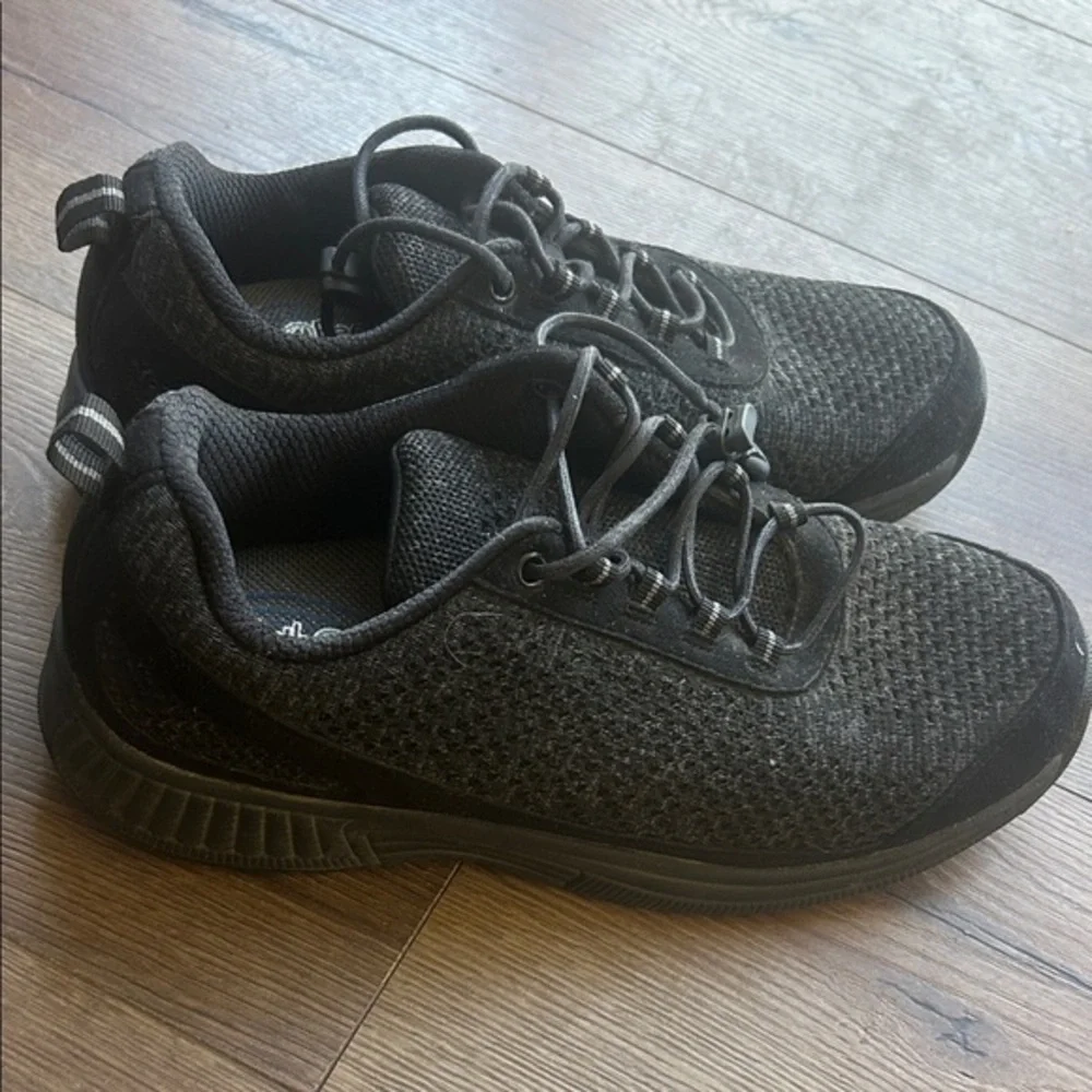 OrthoFeet Black Athletic Shoes ! 9.5
